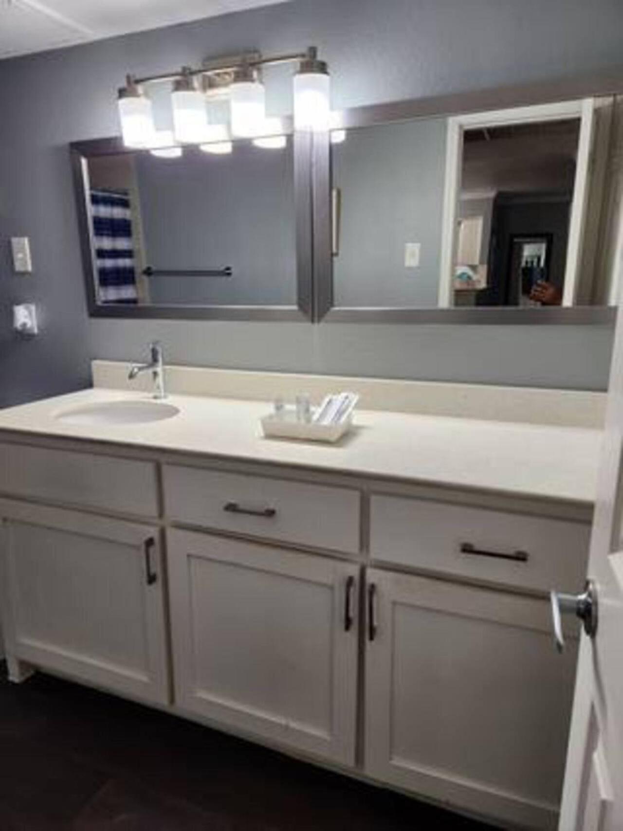 Blue Shark *B501* @ Medical Center 1Br Modern King Apartment With Private Patio Houston Exterior foto